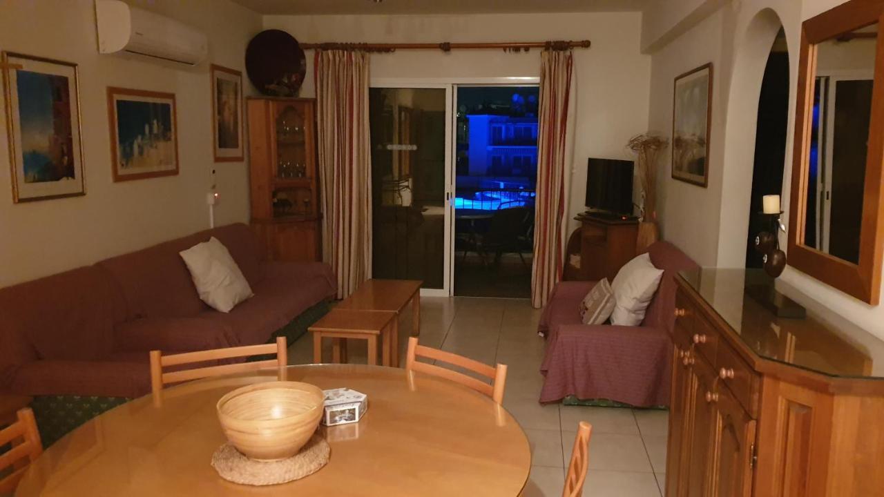 Sirena Sunrise Apartment 125 Paphos Bagian luar foto