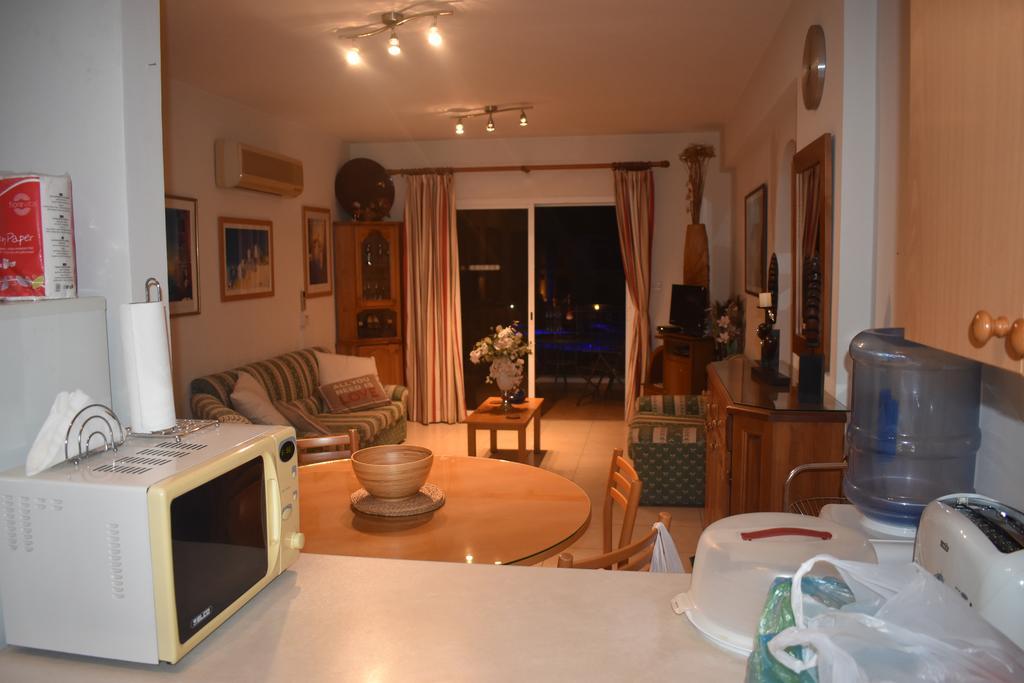 Sirena Sunrise Apartment 125 Paphos Bagian luar foto