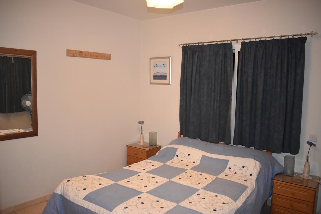 Sirena Sunrise Apartment 125 Paphos Bagian luar foto