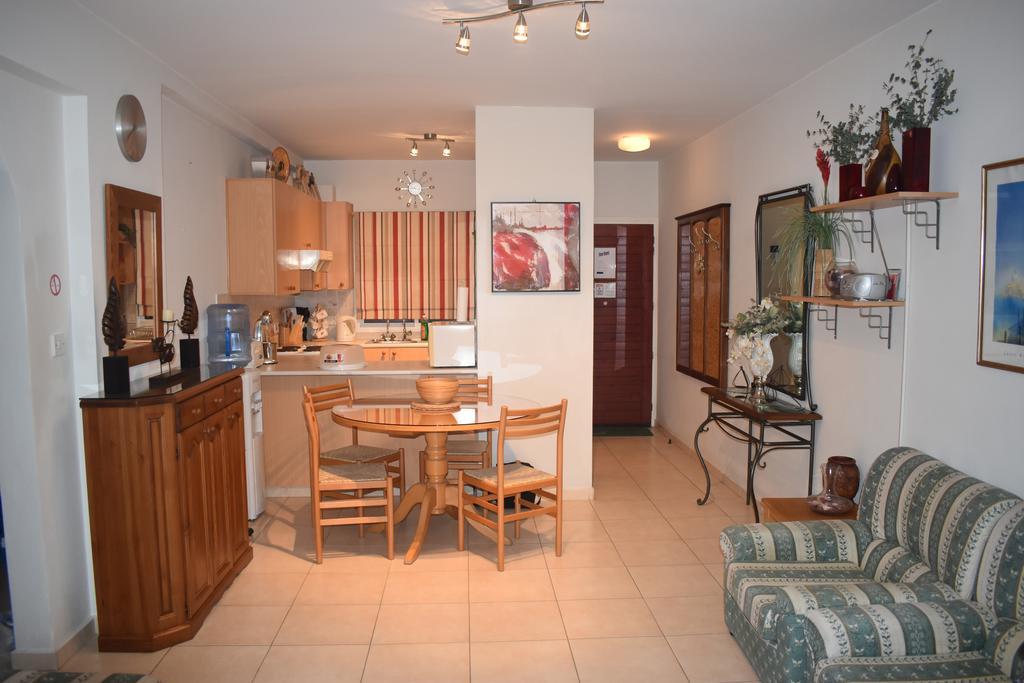 Sirena Sunrise Apartment 125 Paphos Bagian luar foto